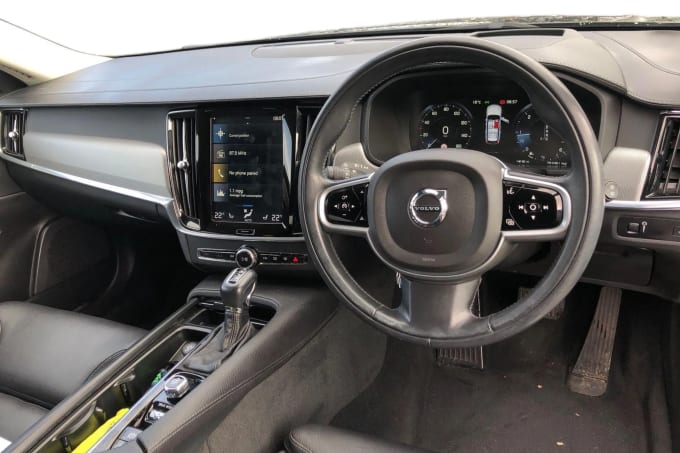 2018 Volvo V90