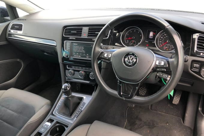 2016 Volkswagen Golf