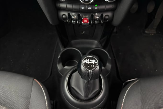 2022 Mini Hatch