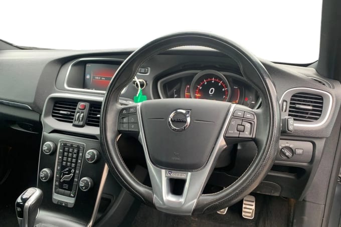 2018 Volvo V40