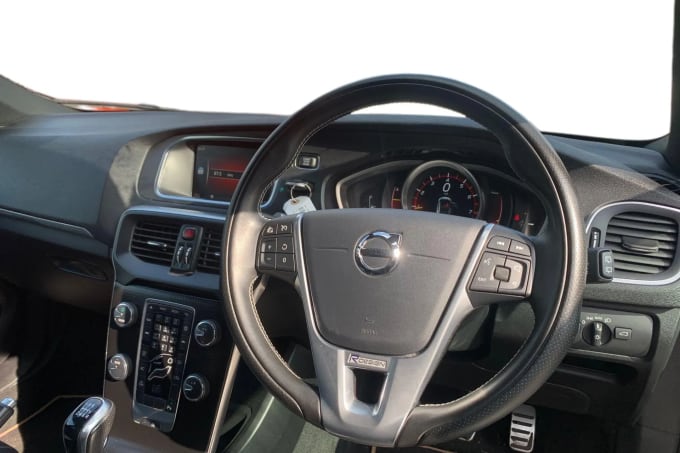 2019 Volvo V40