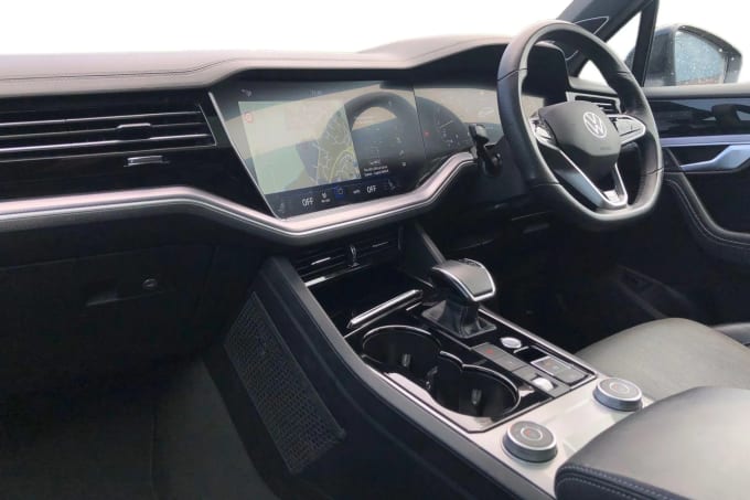2022 Volkswagen Touareg