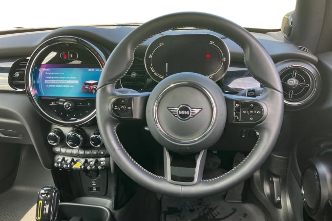 2023 Mini Hatch