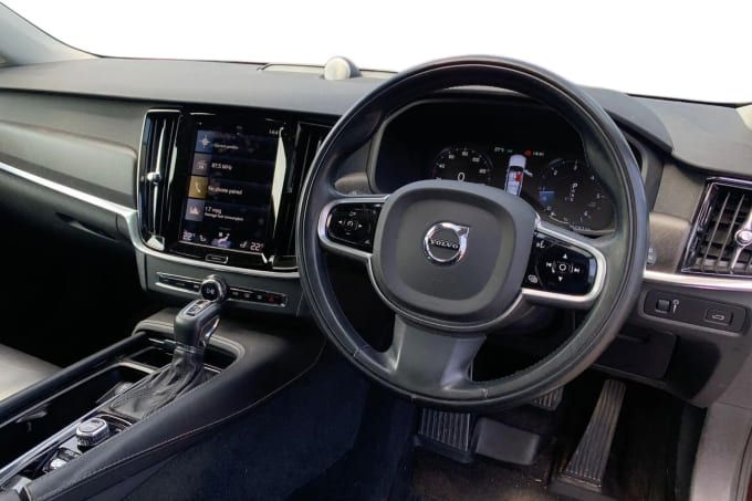 2017 Volvo V90