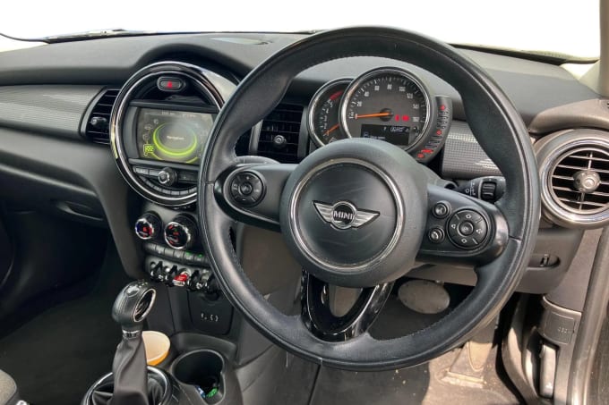 2016 Mini Hatch