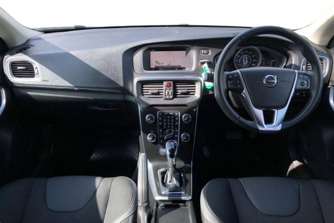 2019 Volvo V40