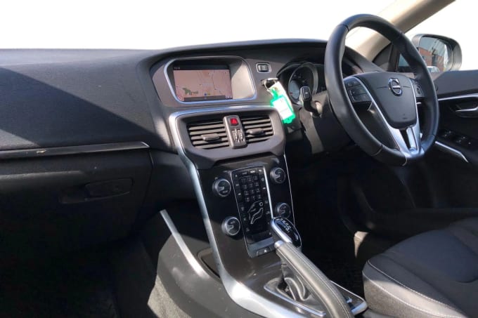 2019 Volvo V40