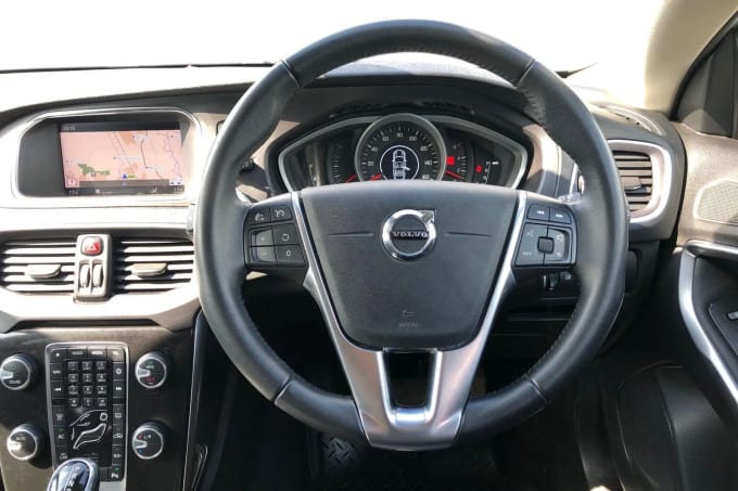 2019 Volvo V40