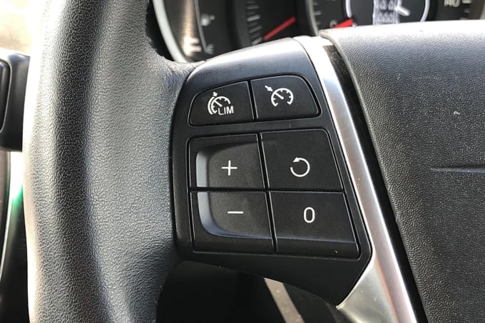 2019 Volvo V40