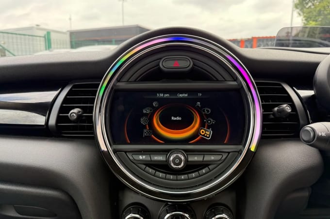 2018 Mini Hatch