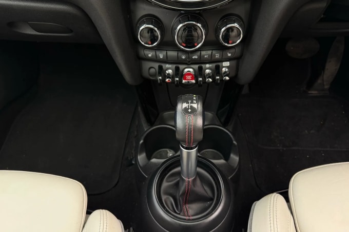 2018 Mini Hatch