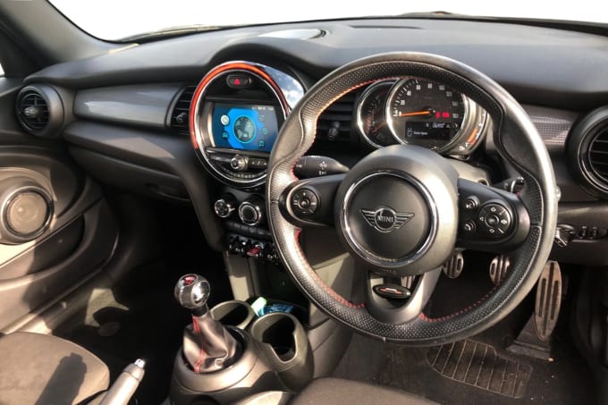 2019 Mini Hatch