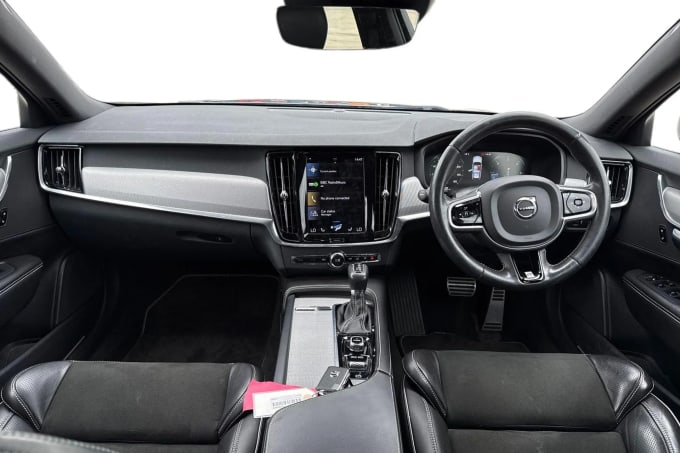 2017 Volvo V90
