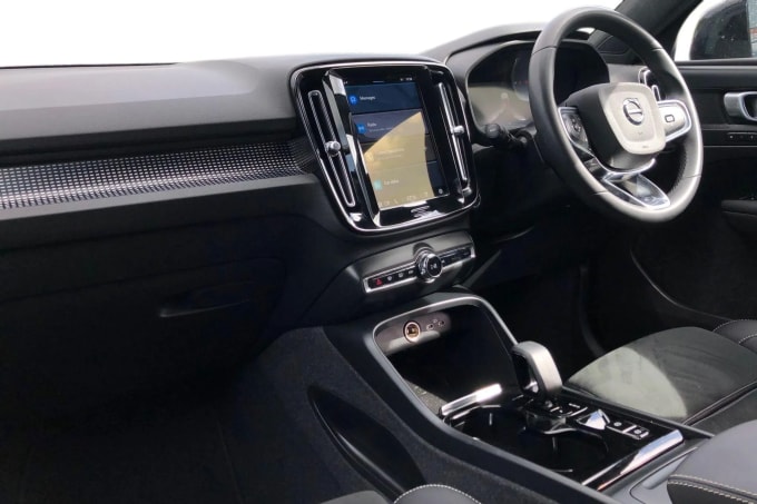 2023 Volvo Xc40