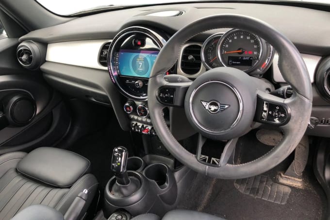 2022 Mini Hatch