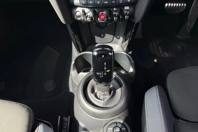 2021 Mini Hatch