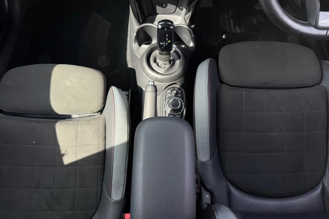 2021 Mini Hatch