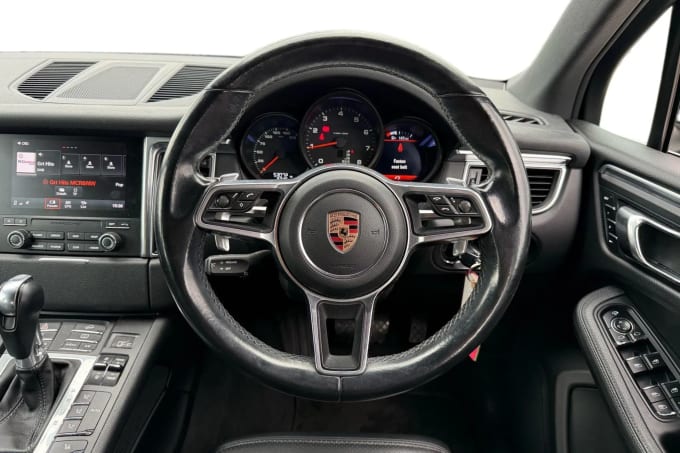 2016 Porsche Macan