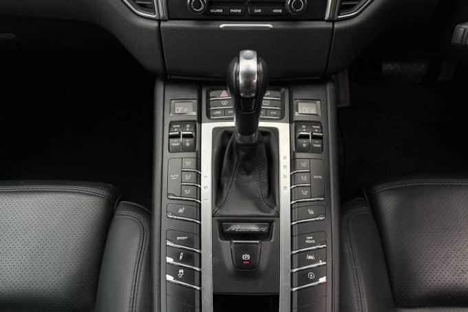 2016 Porsche Macan