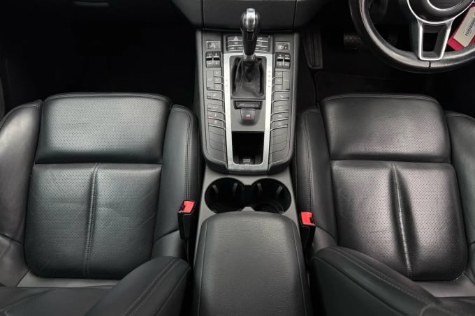 2016 Porsche Macan