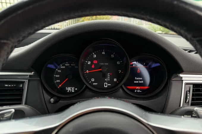 2016 Porsche Macan