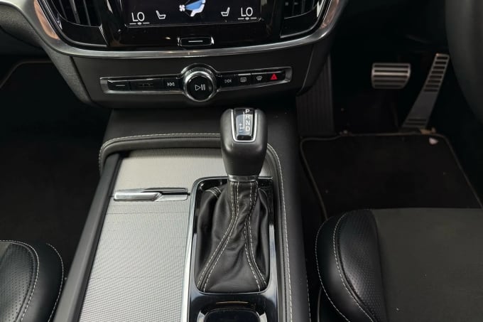 2020 Volvo V90