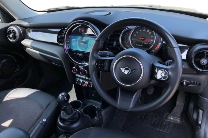 2022 Mini Hatch
