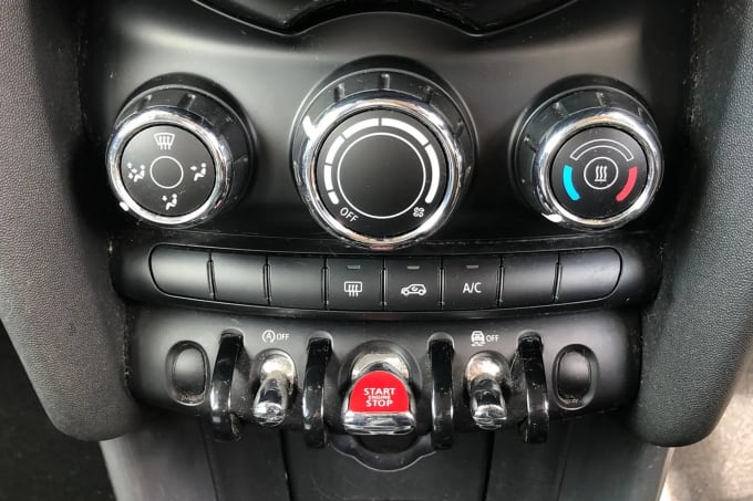 2018 Mini Hatch