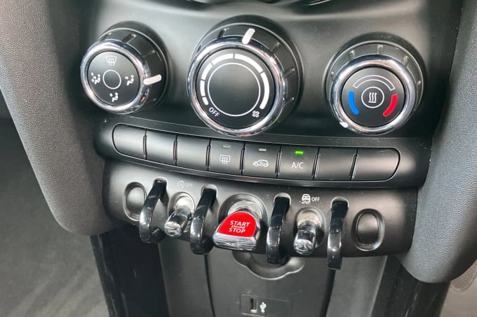 2022 Mini Hatch