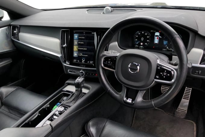 2017 Volvo V90