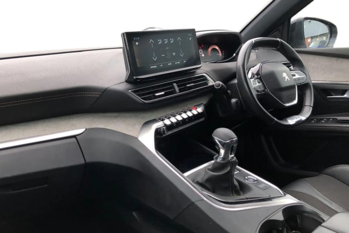 2022 Peugeot 5008