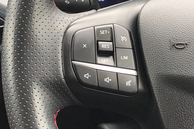 2022 Ford Kuga