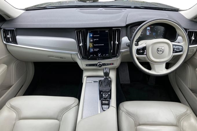 2017 Volvo V90