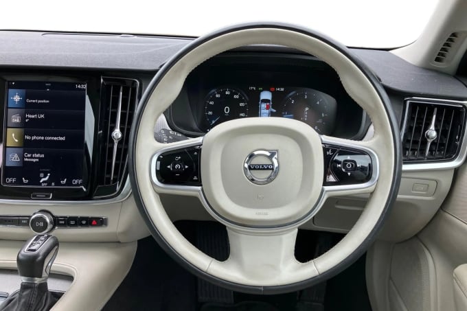 2017 Volvo V90