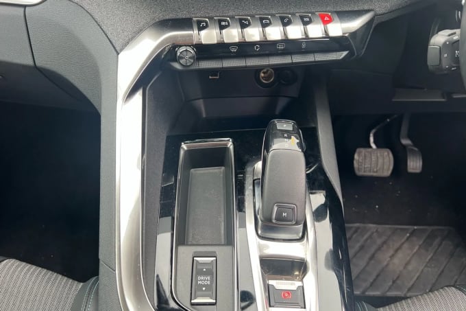 2021 Peugeot 5008