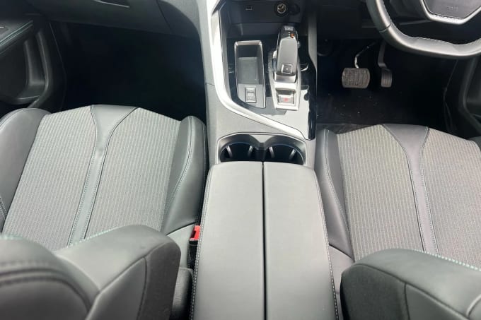 2021 Peugeot 5008