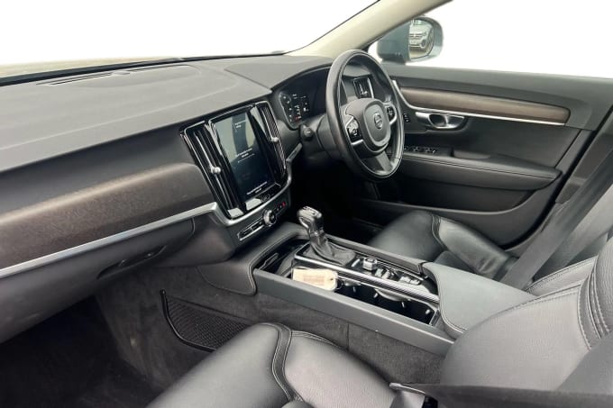2018 Volvo V90
