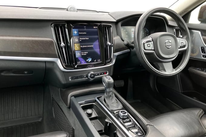 2017 Volvo V90