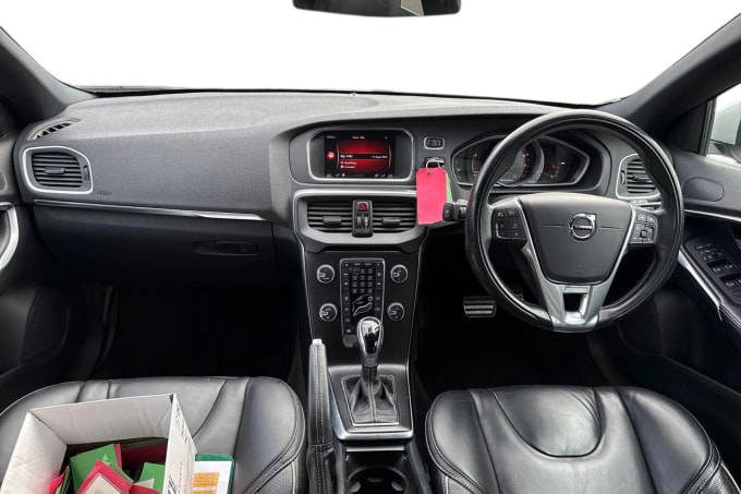 2017 Volvo V40