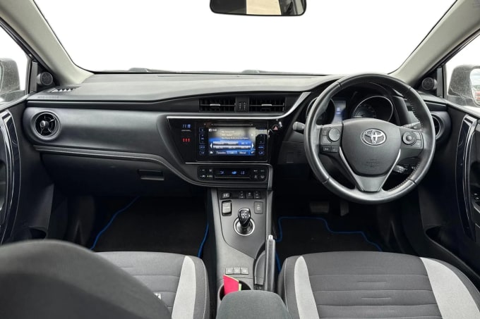 2016 Toyota Auris
