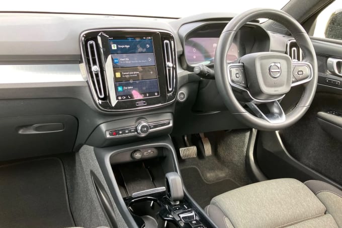 2023 Volvo Xc40