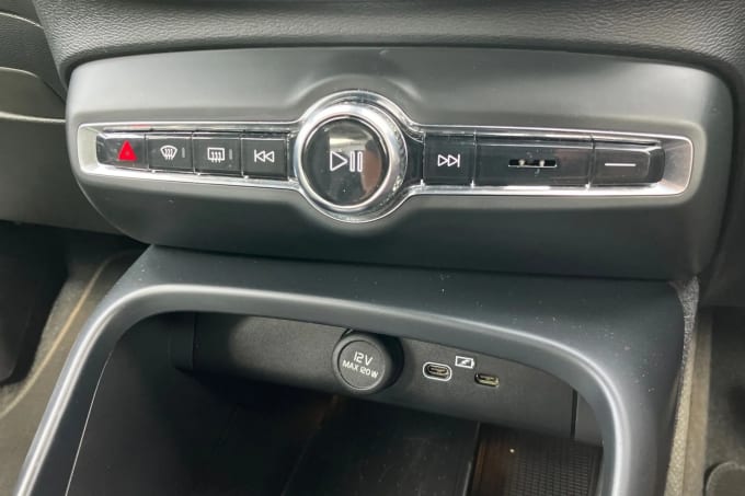 2023 Volvo Xc40