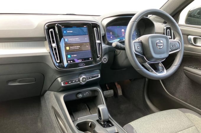 2023 Volvo Xc40