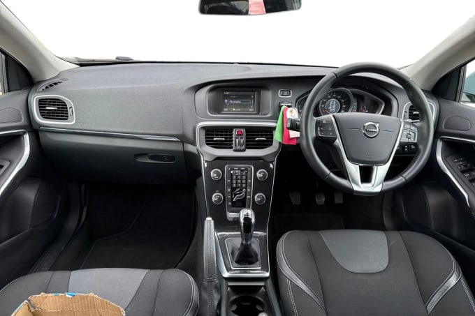 2018 Volvo V40
