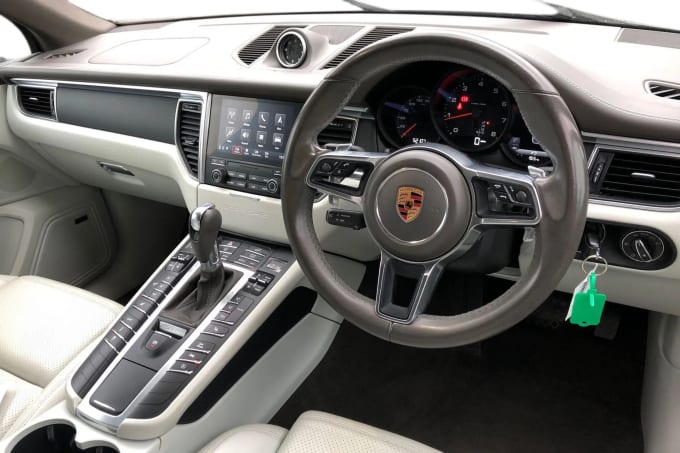 2018 Porsche Macan