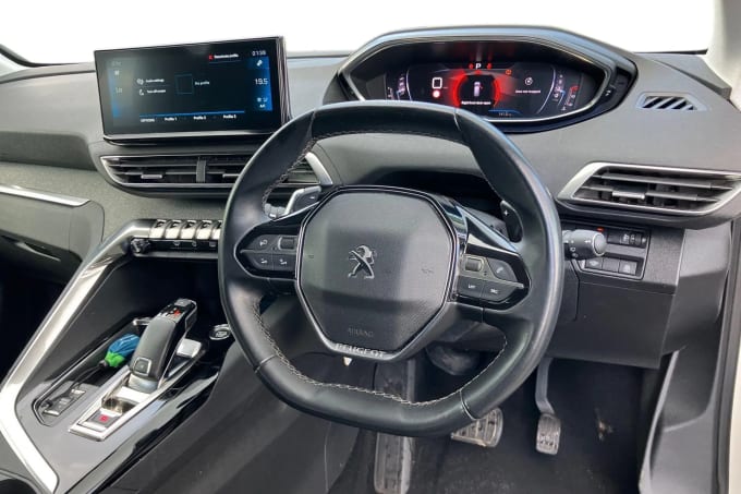 2022 Peugeot 5008
