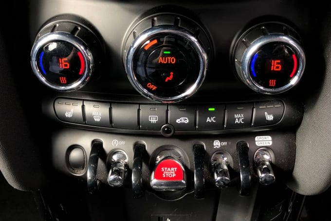 2022 Mini Hatch