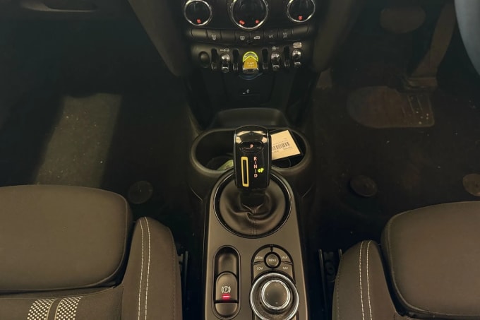 2022 Mini Hatch
