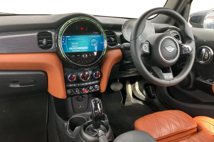 2021 Mini Hatch