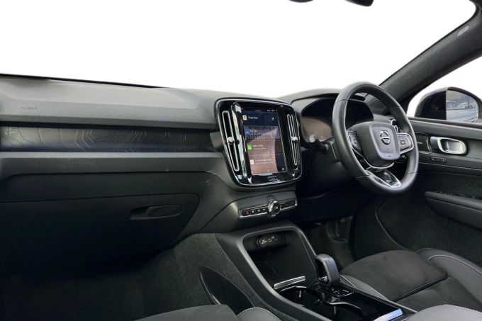 2023 Volvo C40